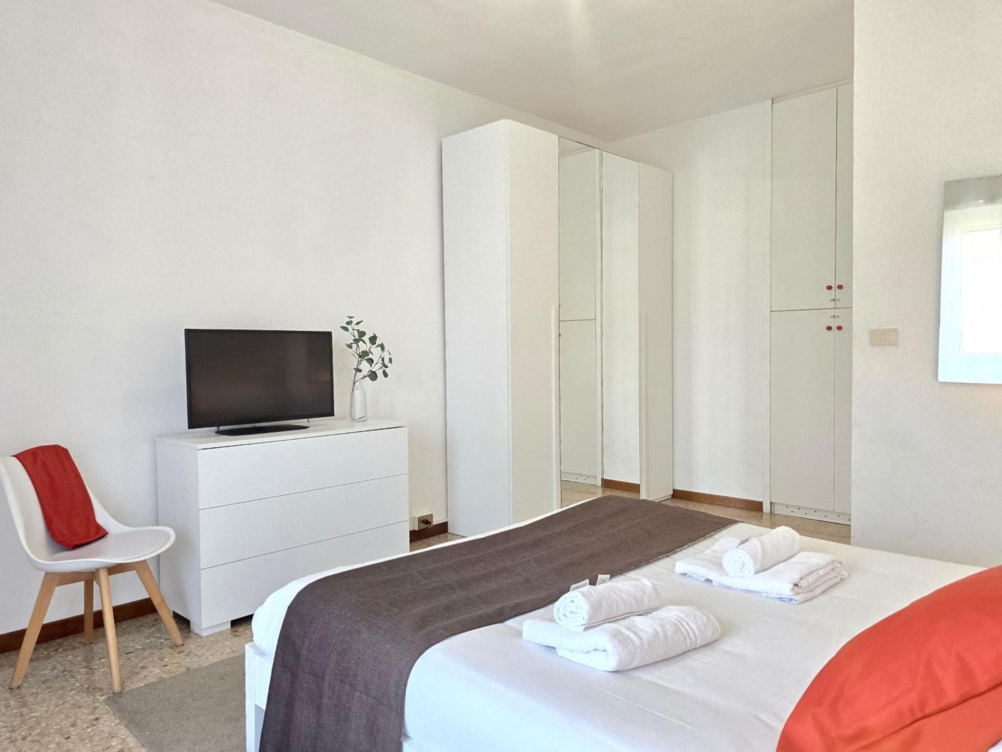 Romeway - Metro & Parking Appartement